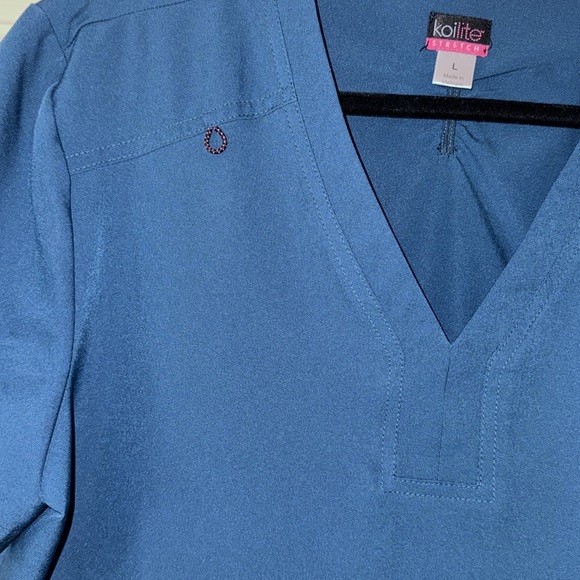 KOI scrub top - Picture 3 of 5